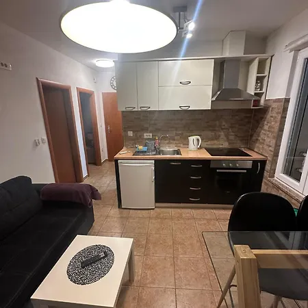 Nina Biograd Na Moru